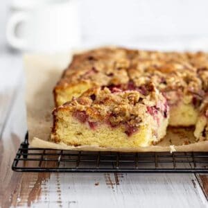 rhubarb cake.