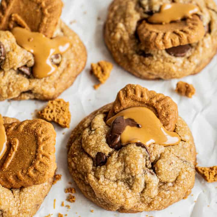 close up of cookies drizzled with cookie butter.