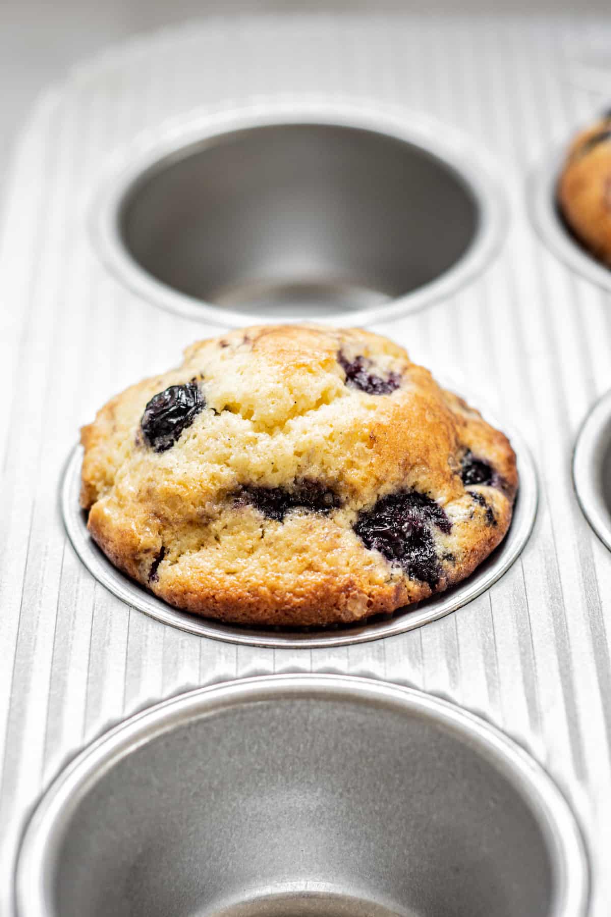 a pan with a muffin.