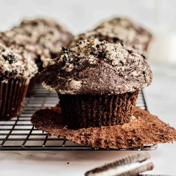 fluffy oreo muffin.