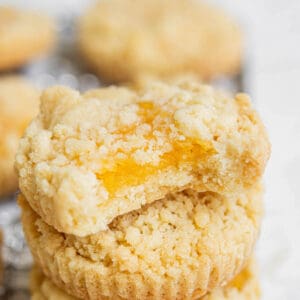 stacked crumble cookies with lemon curd.